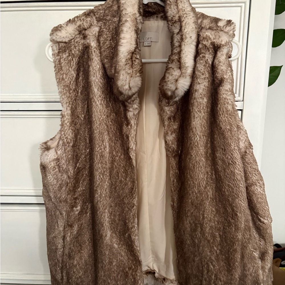 LOFT Women's faux fur vest